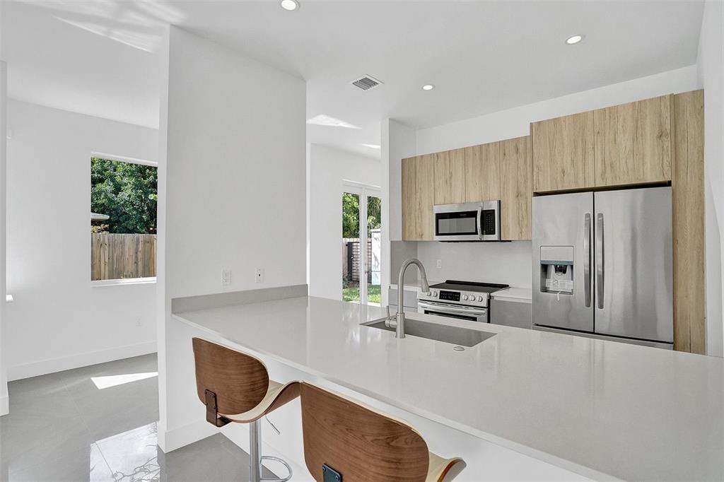 815 NE 17th Ave 5