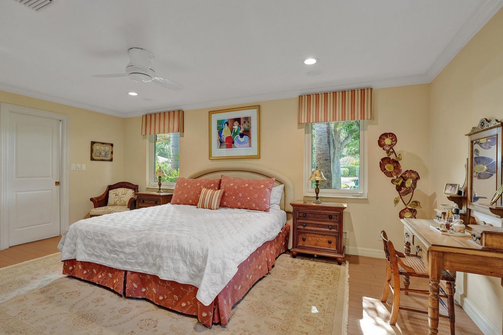 Photo of 11 Tam O'shanter Lane, Fort Lauderdale, FL 33308 (MLS # B26048584)