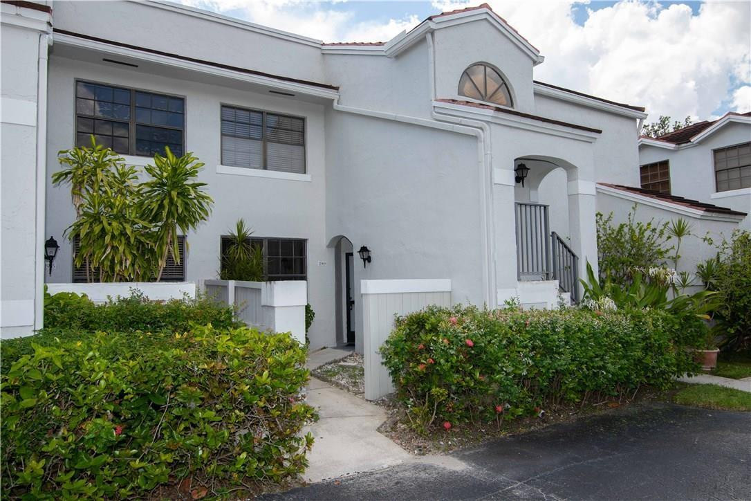 Pierpointe #5 Condo #2 - Residential Lease