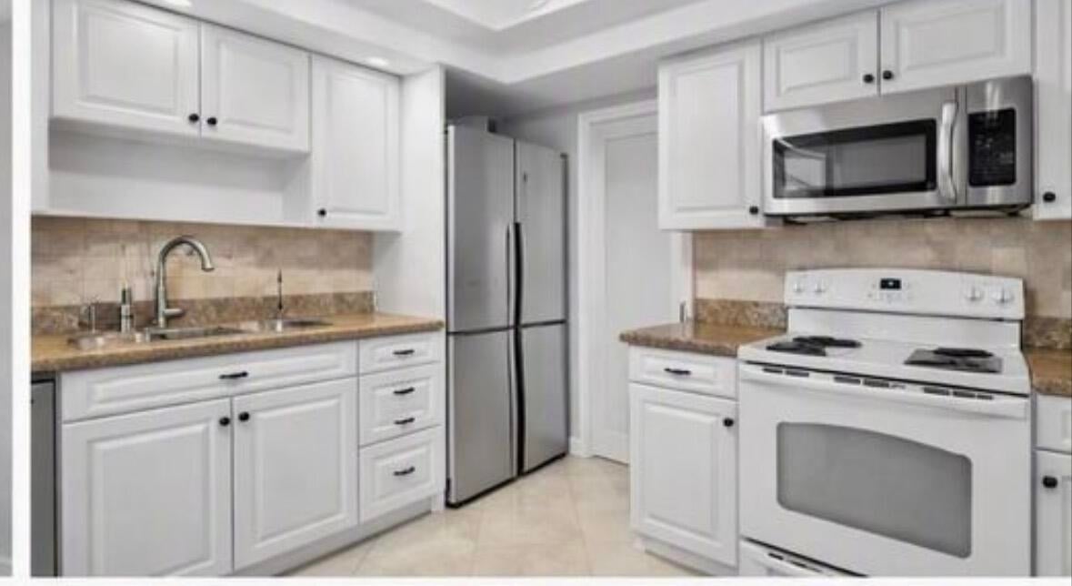 3213 COLONY CLUB Road 3-E
