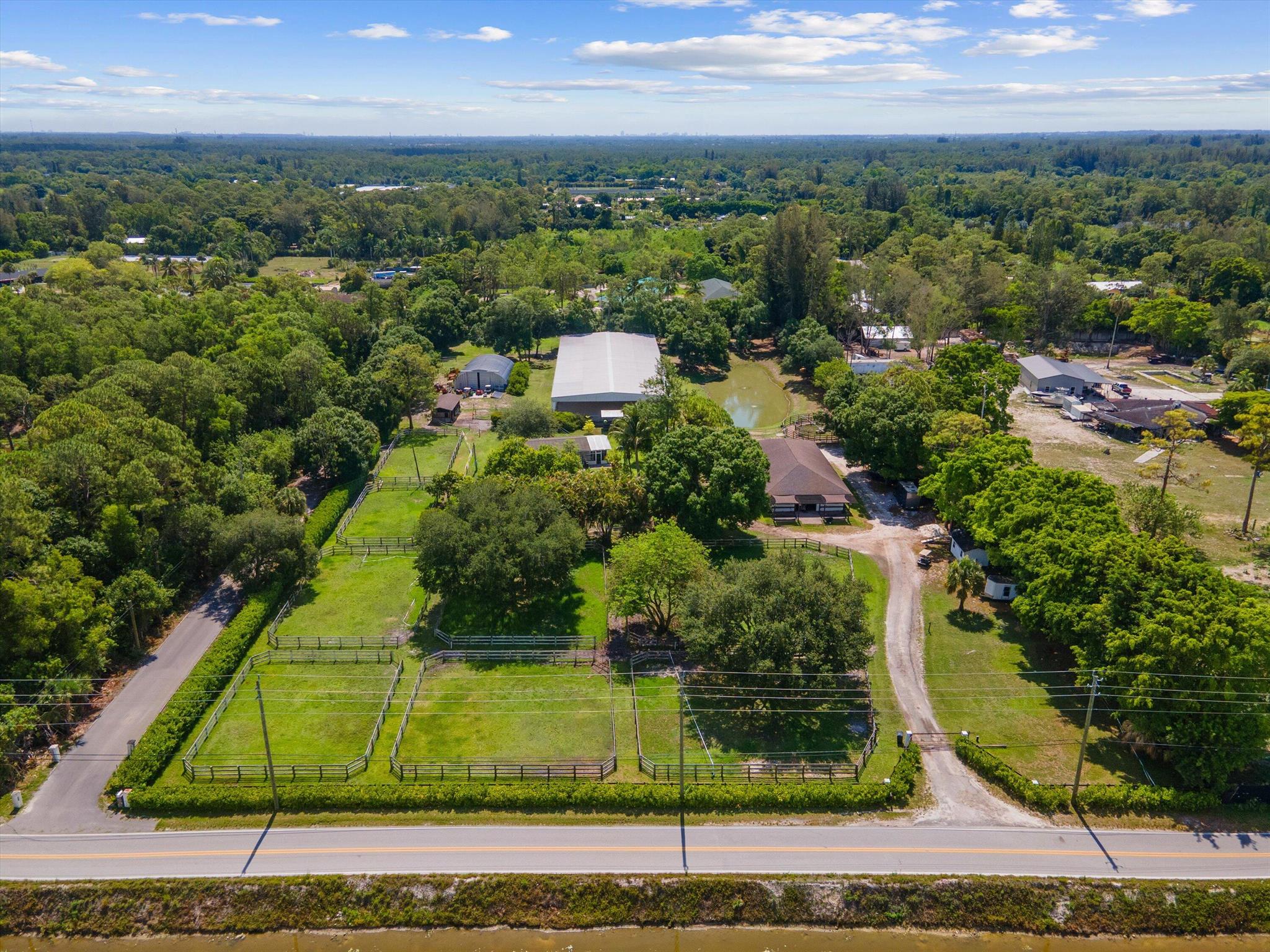 LOXAHATCHEE GROVES - Residential