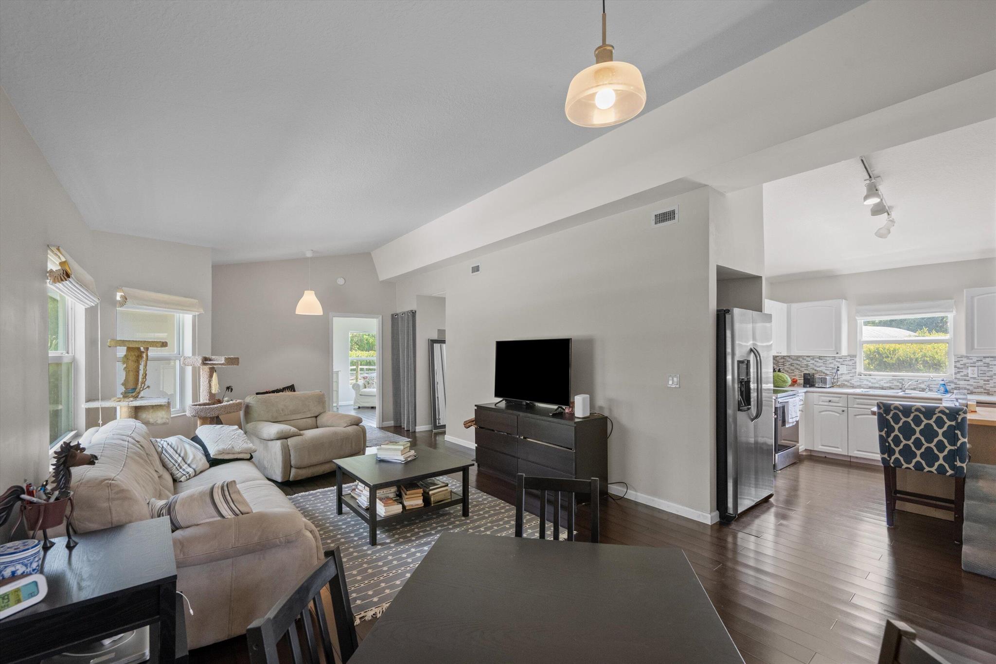 LOXAHATCHEE GROVES - Residential