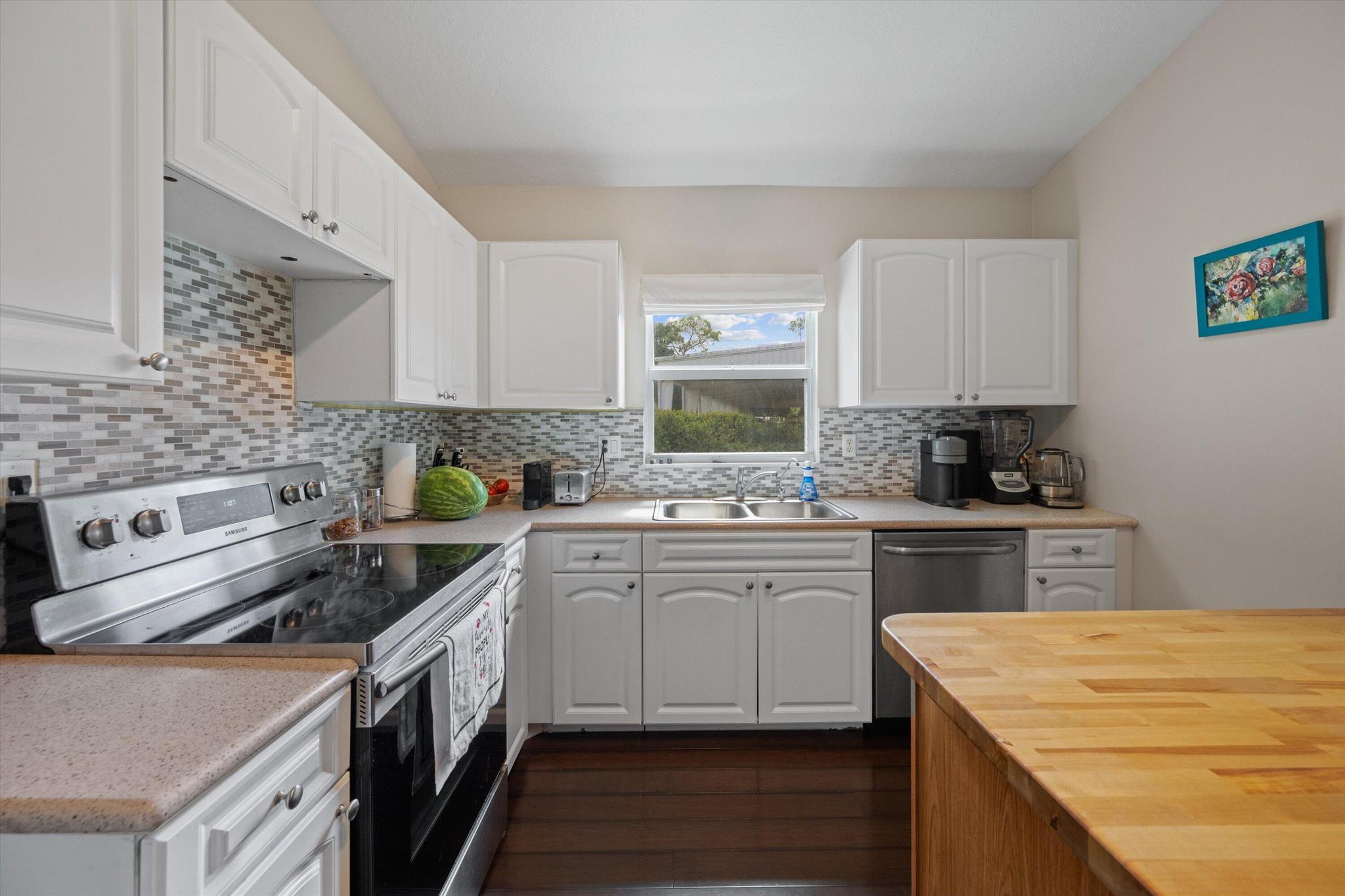 LOXAHATCHEE GROVES - Residential