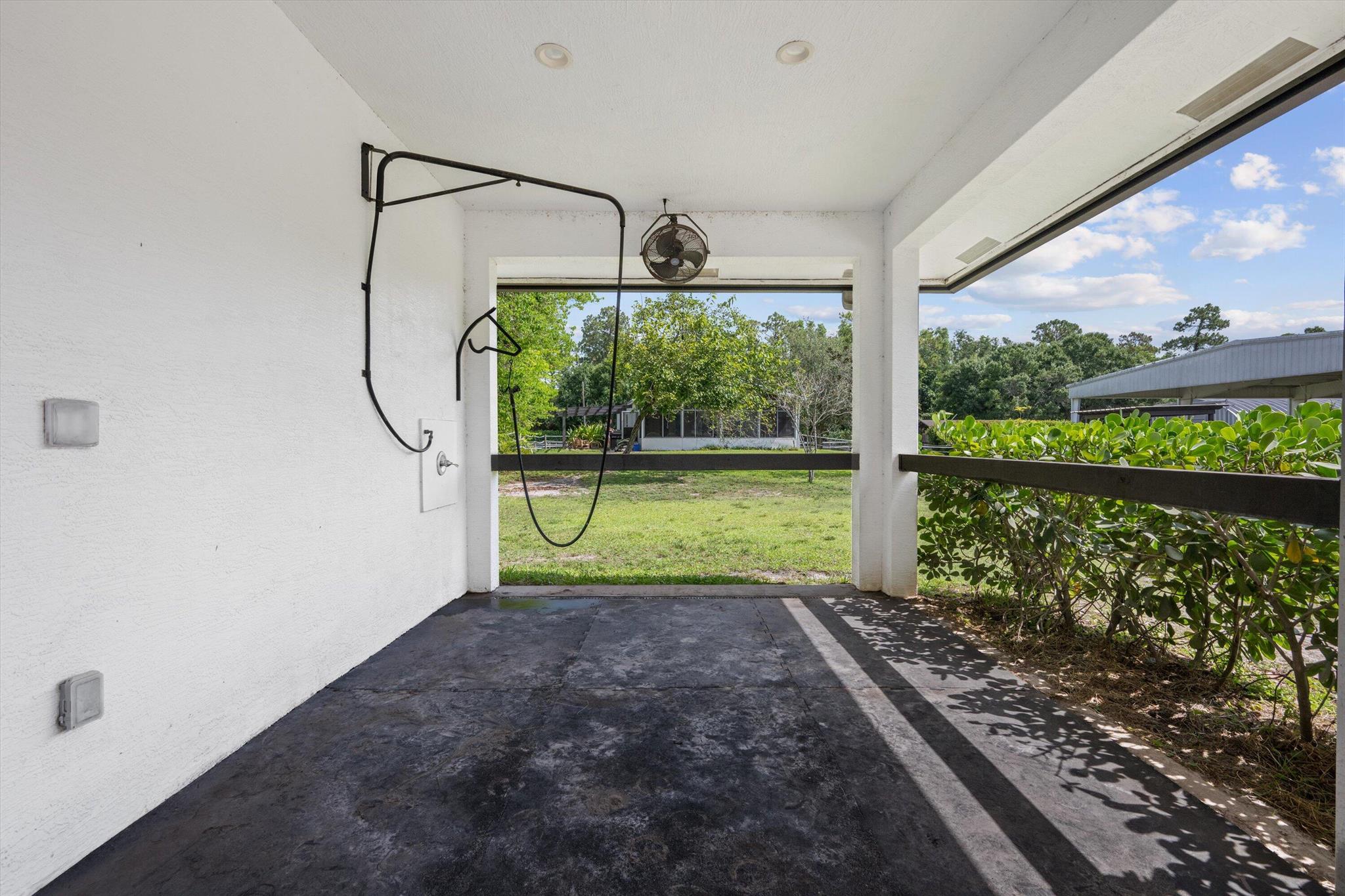 LOXAHATCHEE GROVES - Residential