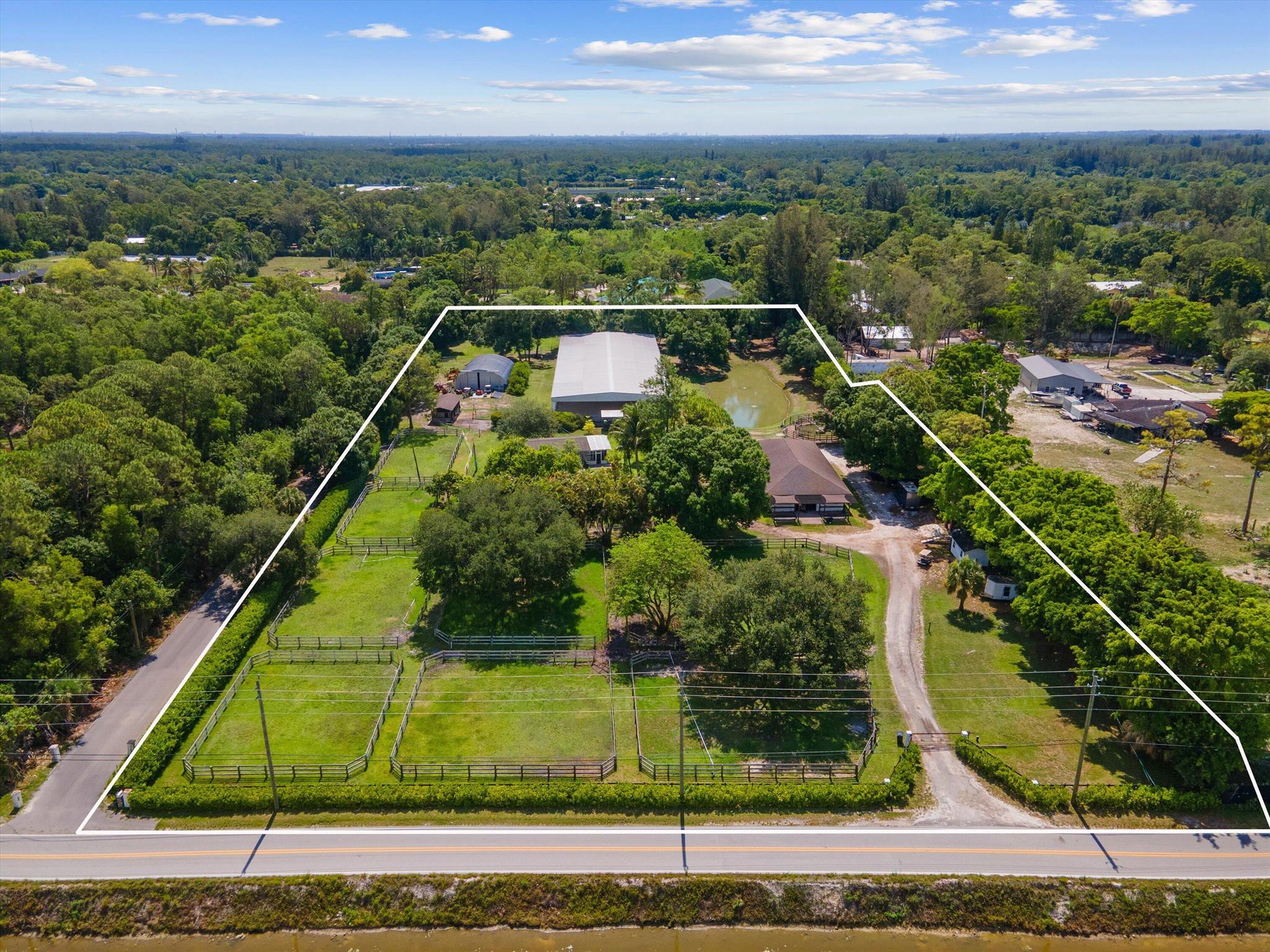 LOXAHATCHEE GROVES - Residential