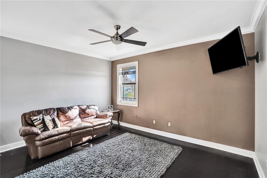 MIRA LAGO - Residential