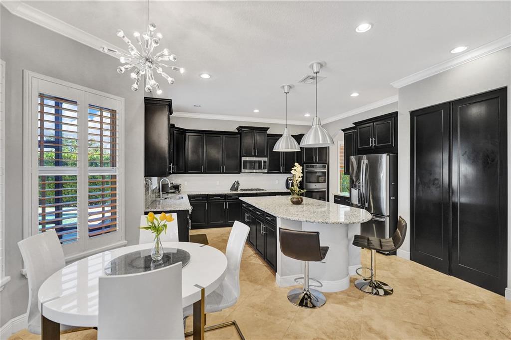 MIRA LAGO - Residential