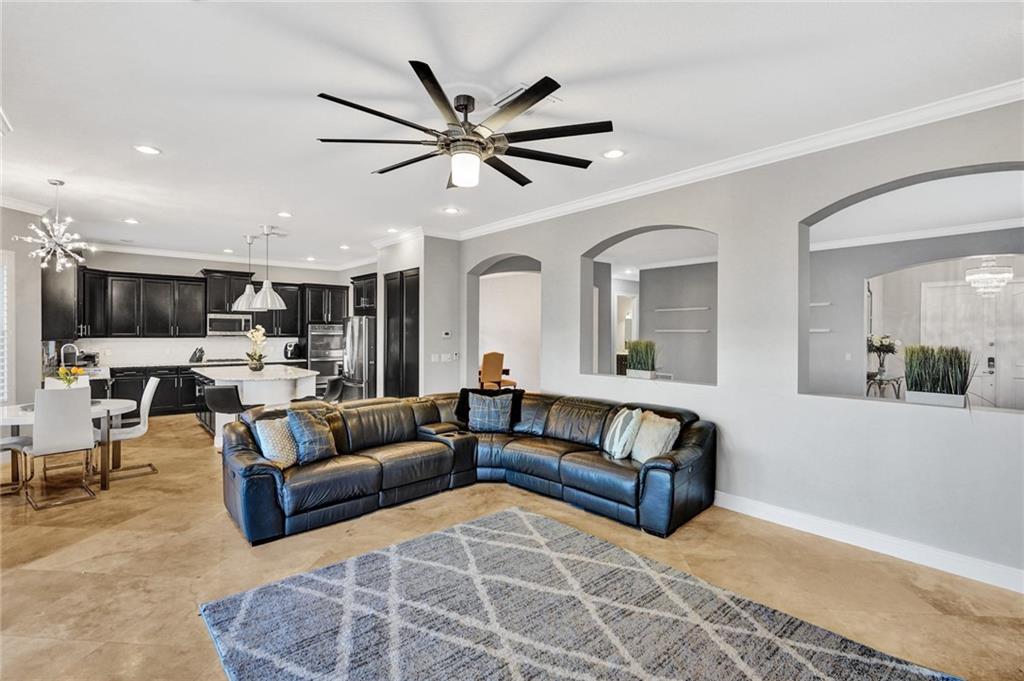 MIRA LAGO - Residential