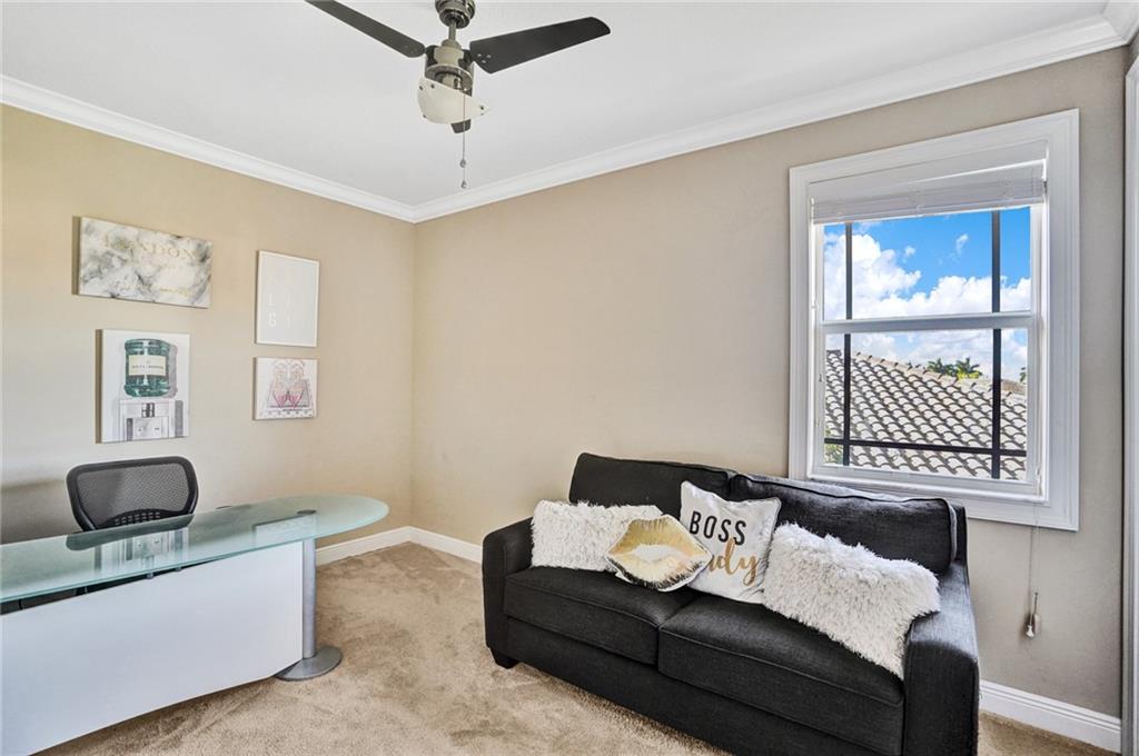 MIRA LAGO - Residential