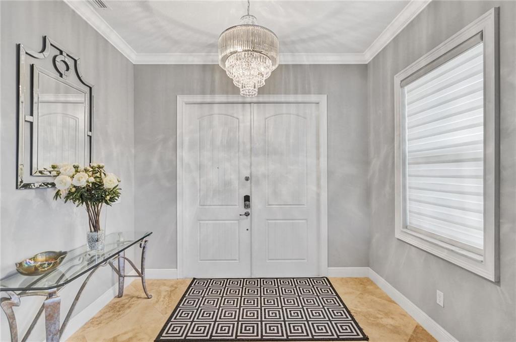 MIRA LAGO - Residential