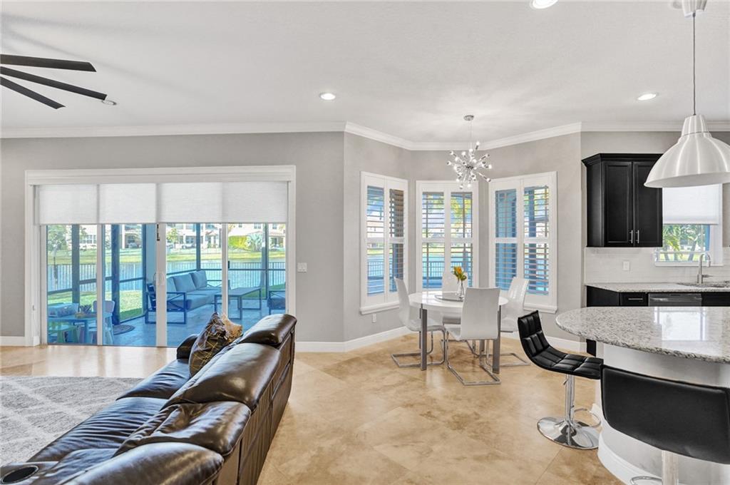 MIRA LAGO - Residential