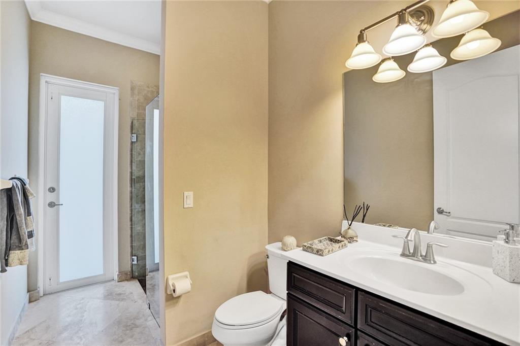 MIRA LAGO - Residential