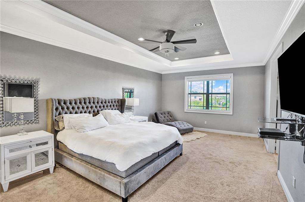 MIRA LAGO - Residential