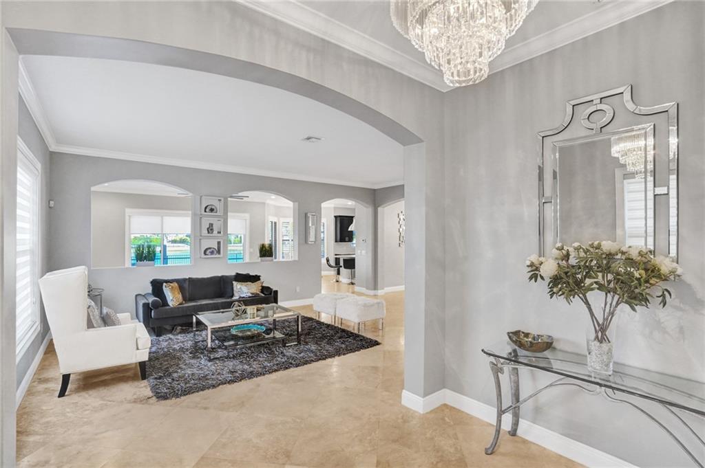 MIRA LAGO - Residential