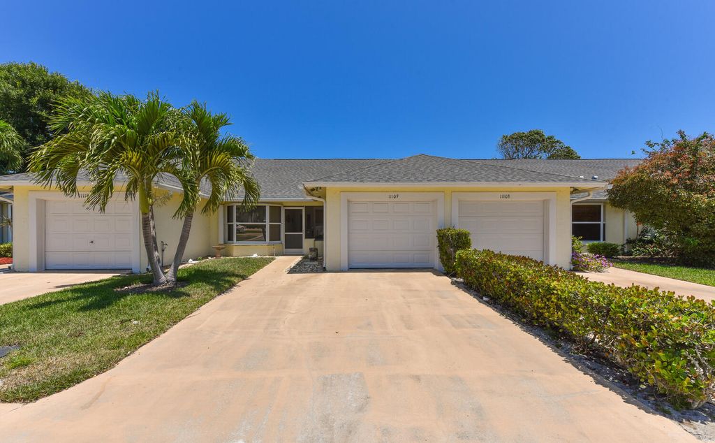 Photo of 11109 SE Sea Pines Circle, Hobe Sound, FL 33455 (MLS # R10991074)