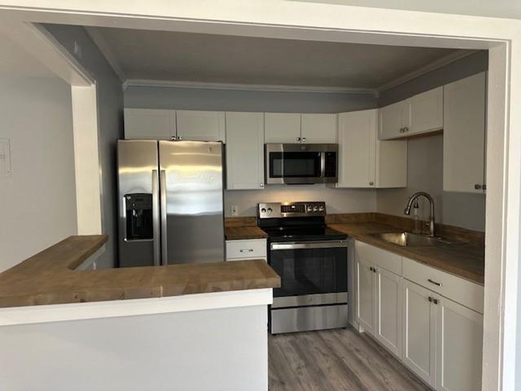 Photo of 126 Seville E #126, Delray Beach, FL 33446 (MLS # F10518001)