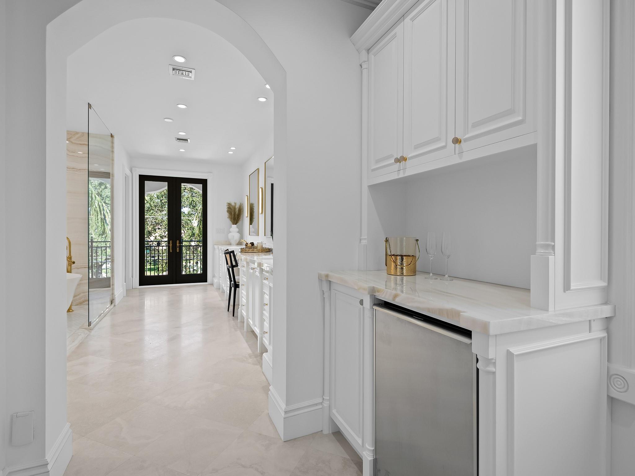 Lighthouse Point First Se - Residential