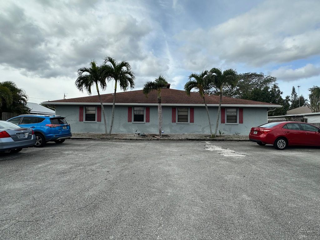 Photo of 1421 Sunset Road, West Palm Beach, FL 33406 (MLS # R10948194)