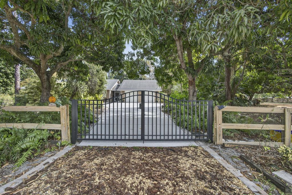 Photo of 3470 Custer Avenue, Lake Worth, FL 33467 (MLS # R11152297)