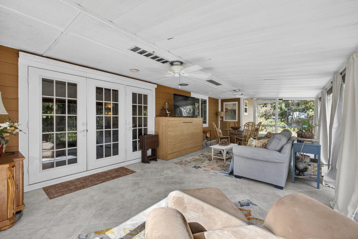 PALM BEACH RANCHETTES - Residential