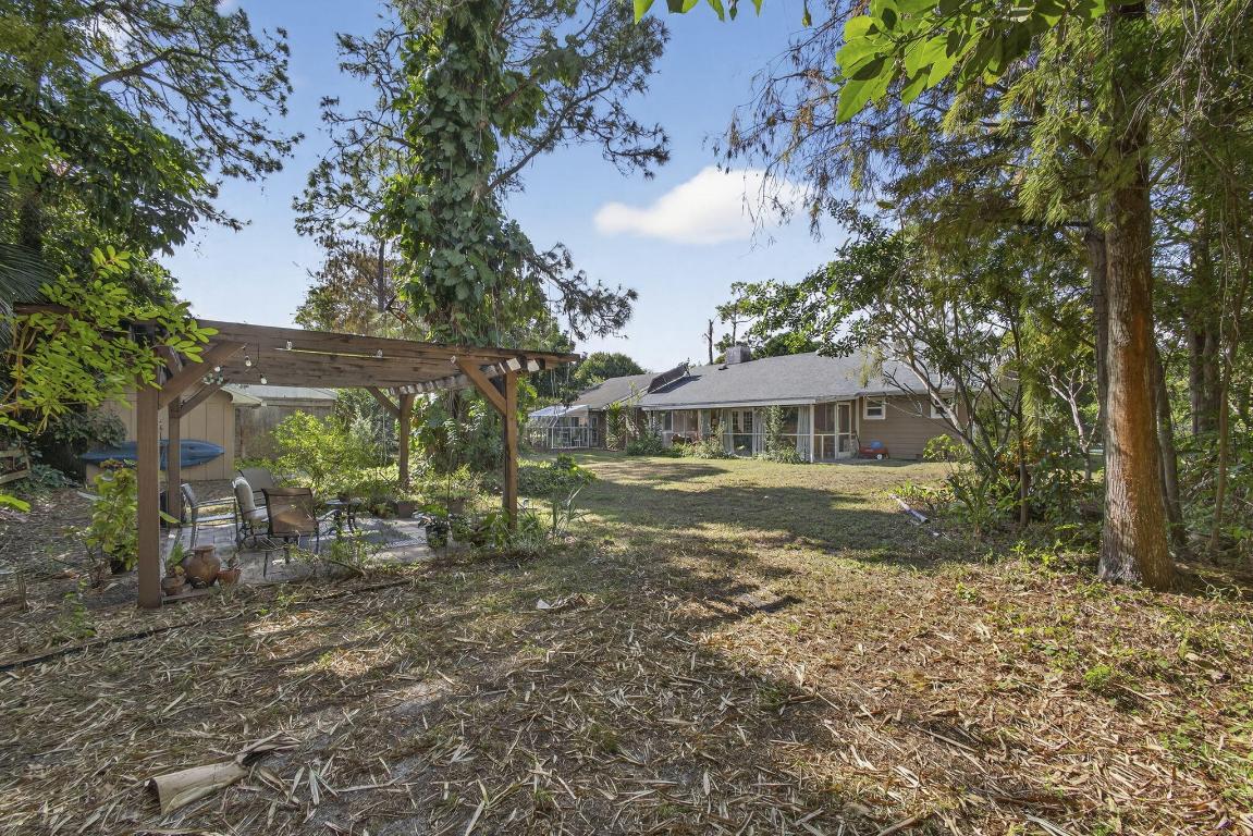 PALM BEACH RANCHETTES - Residential