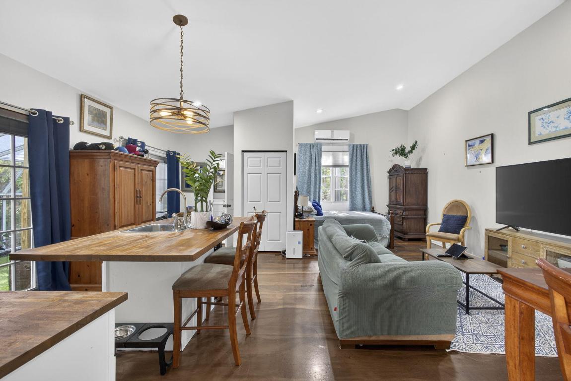 PALM BEACH RANCHETTES - Residential