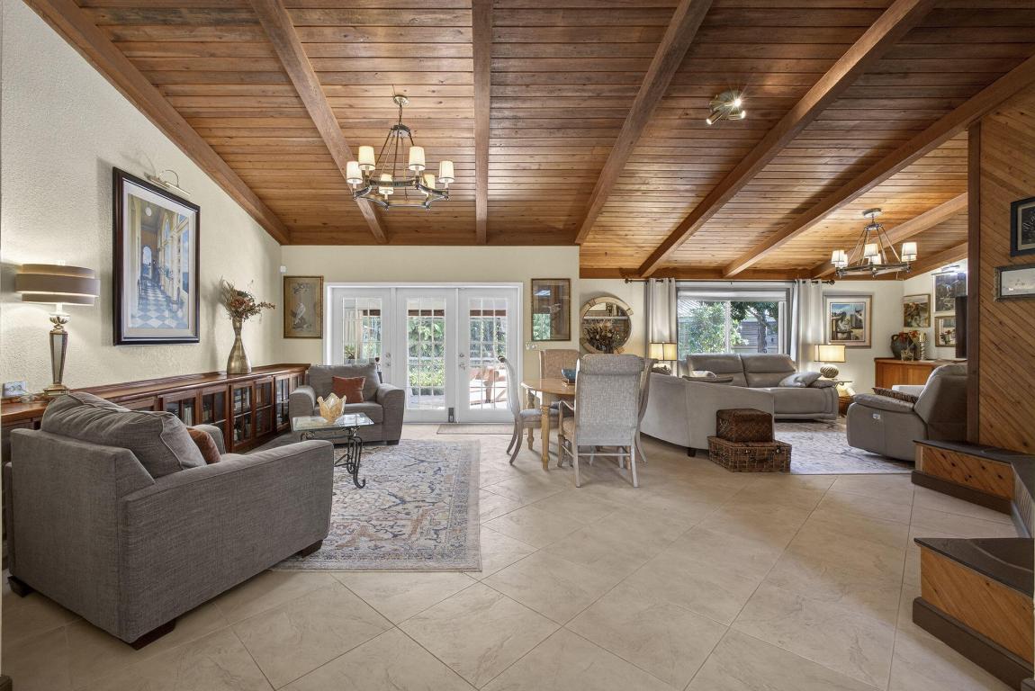 PALM BEACH RANCHETTES - Residential