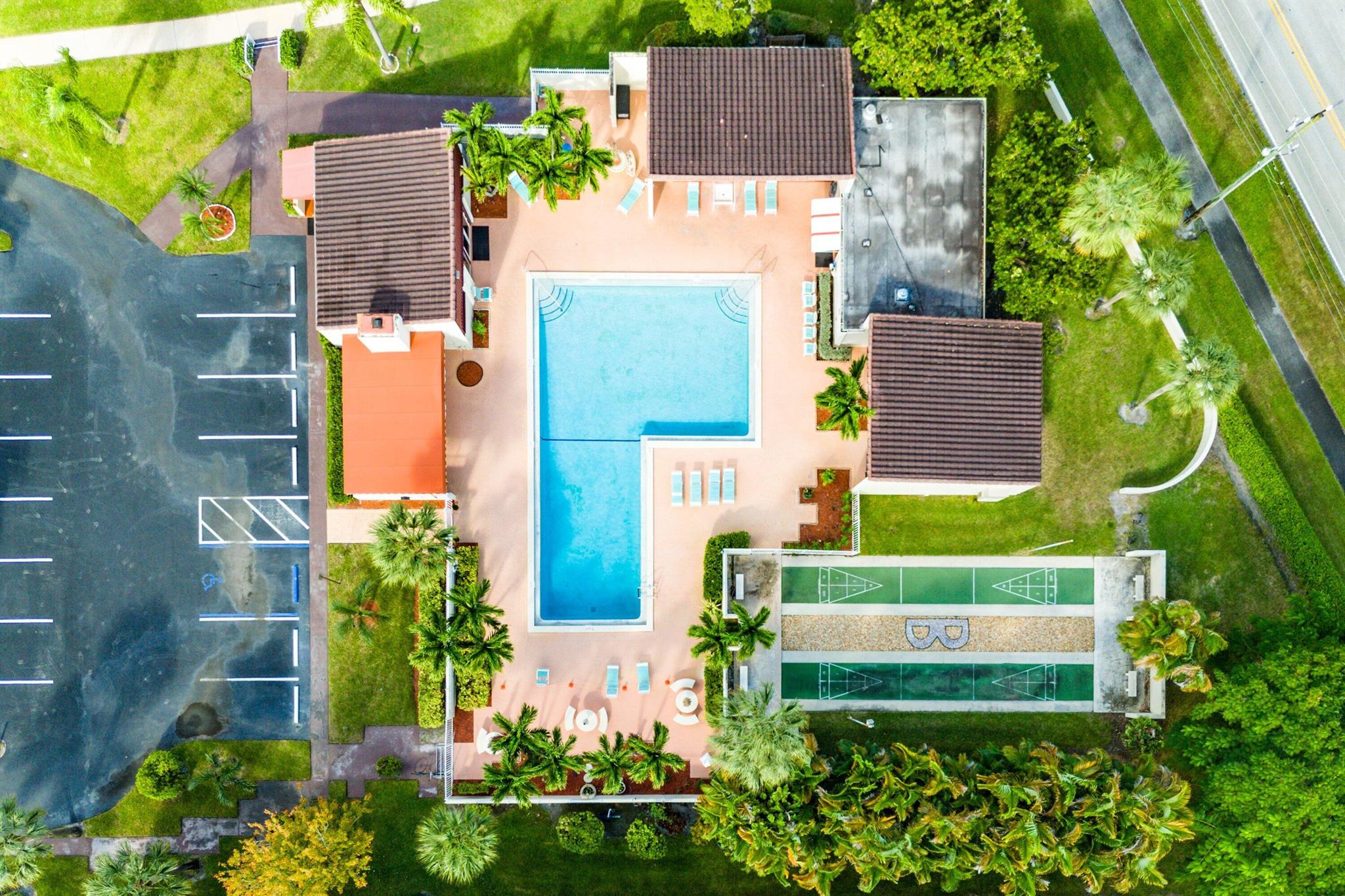 BOUNDBROOK CONDO S - Residential