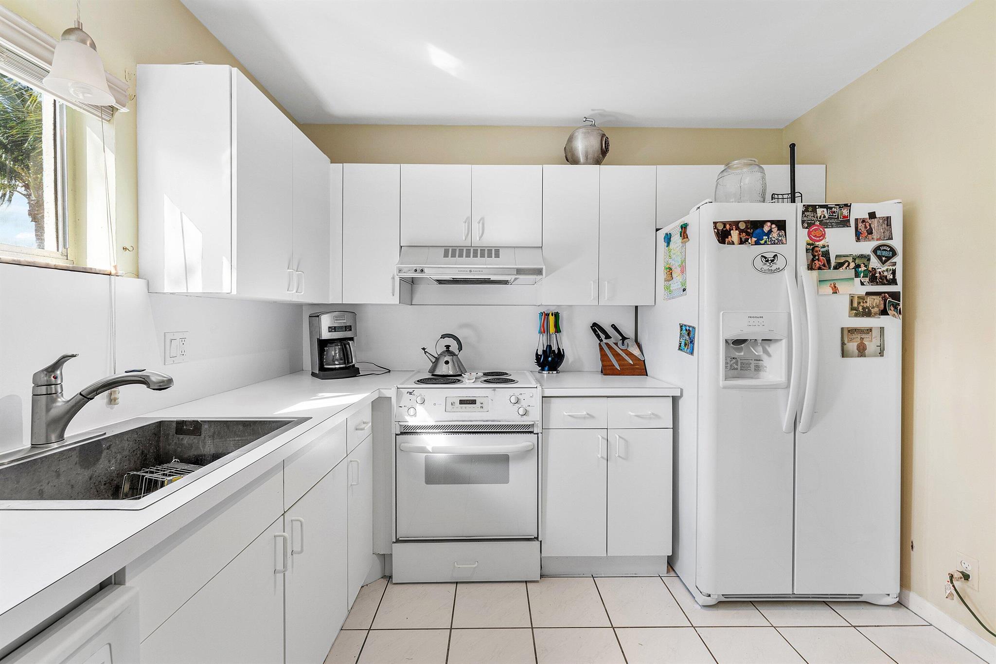 BOUNDBROOK CONDO S - Residential