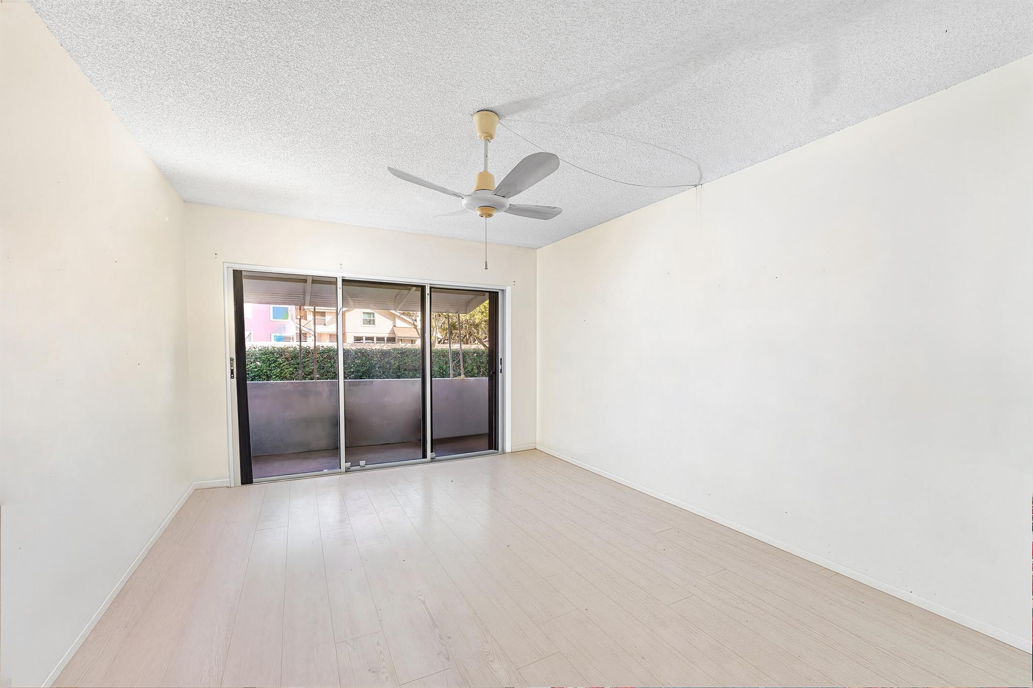 BOUNDBROOK CONDO S - Residential