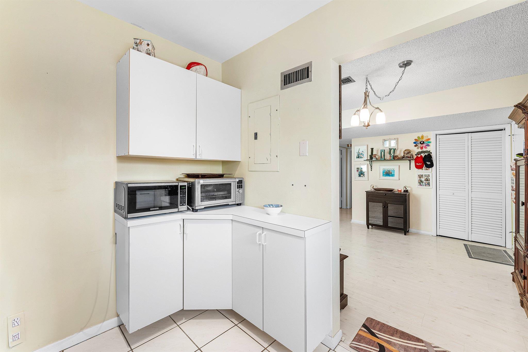 BOUNDBROOK CONDO S - Residential