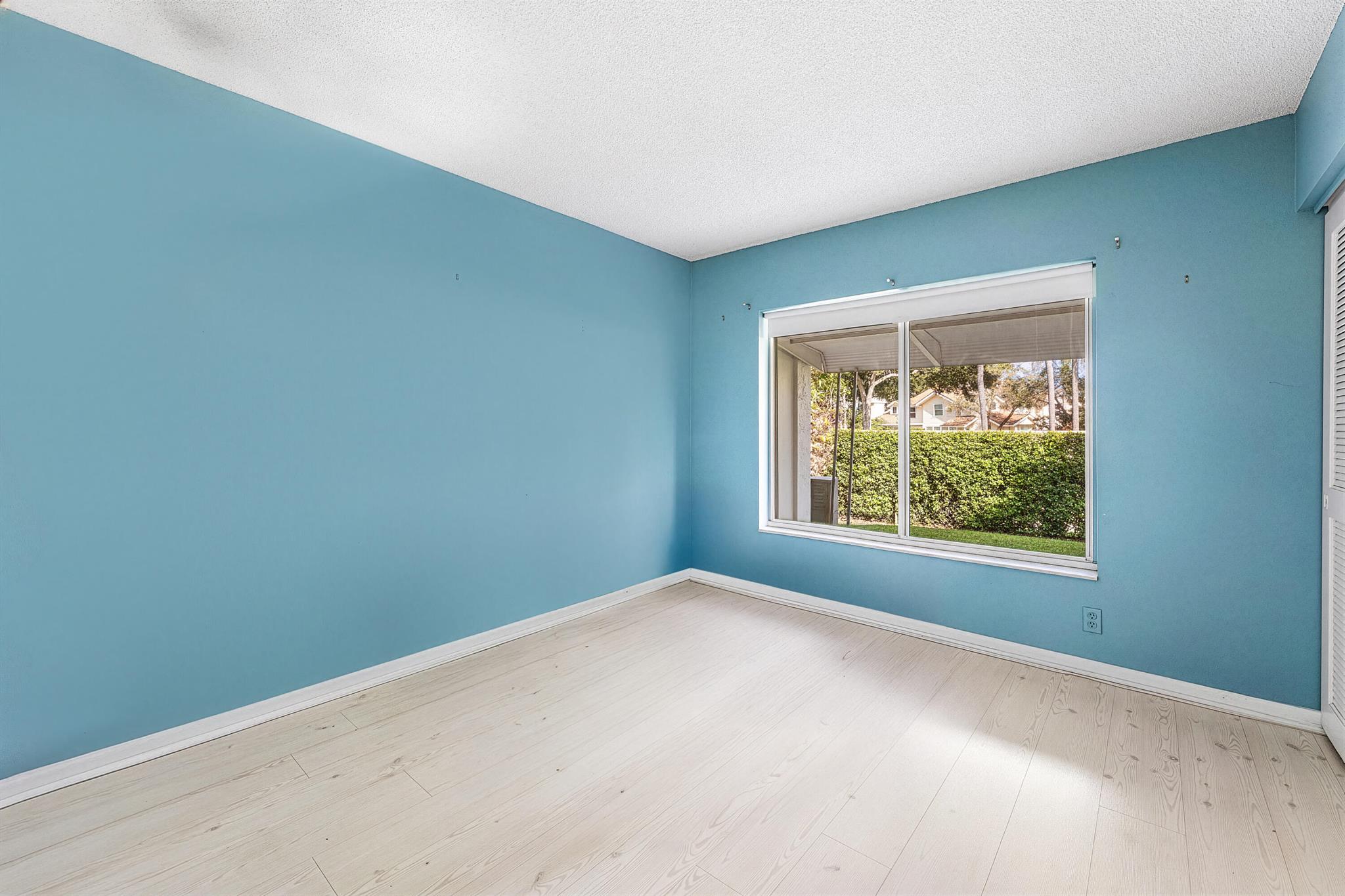 BOUNDBROOK CONDO S - Residential