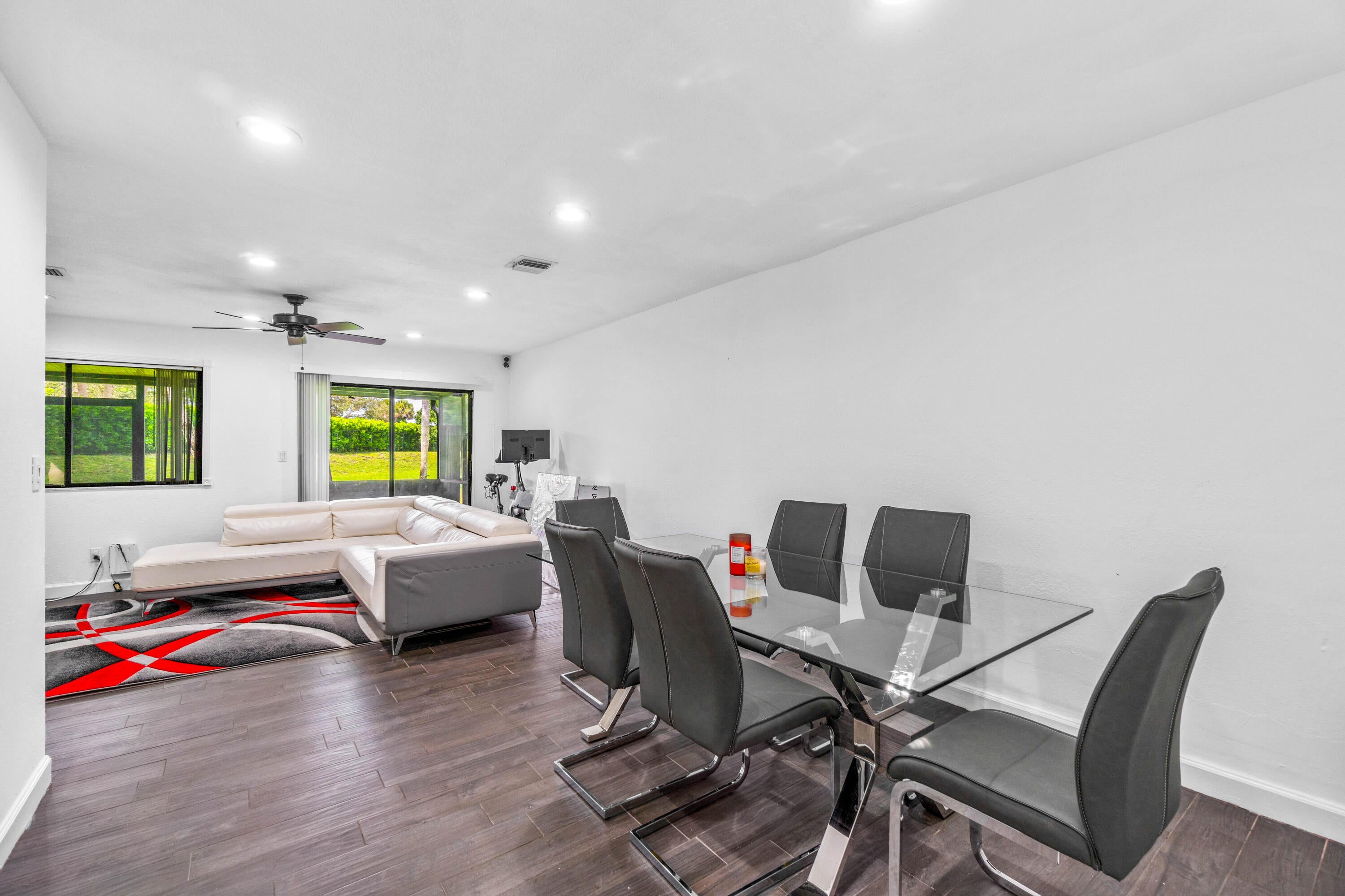 3703 Inlet Circle