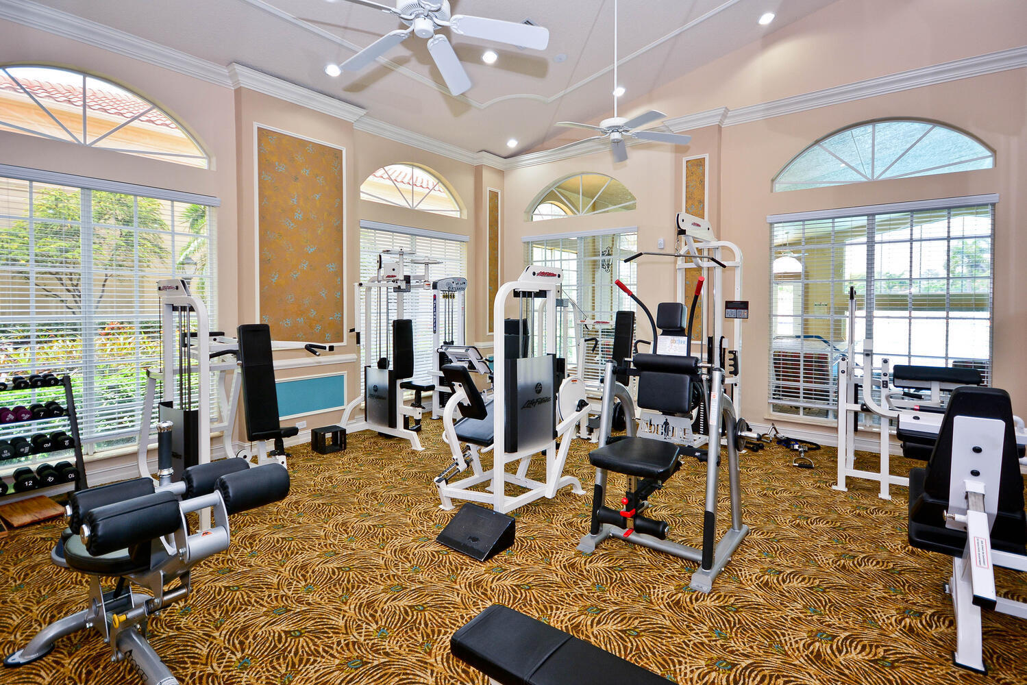 CASCADE LAKES - Residential