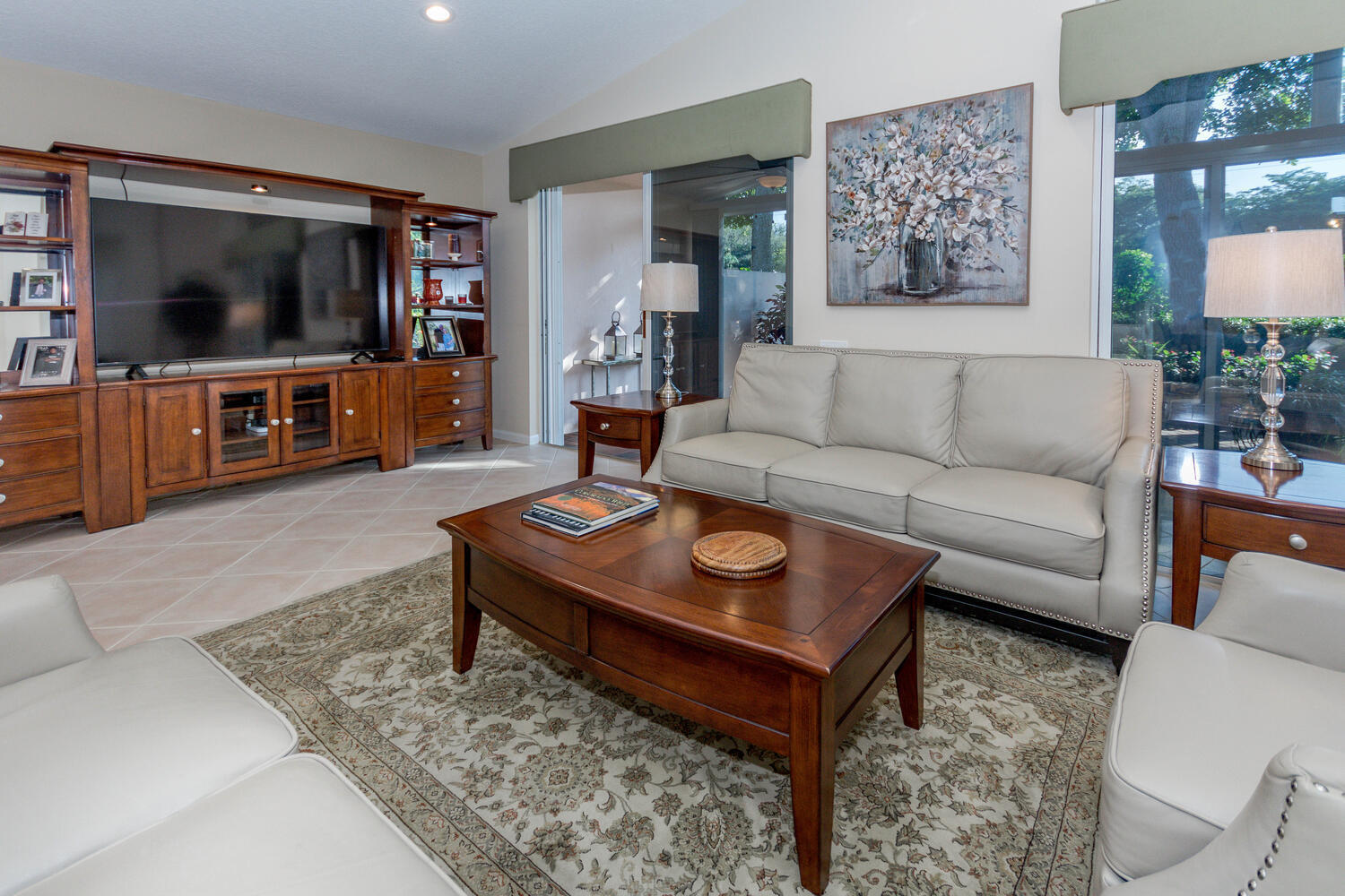 CASCADE LAKES - Residential