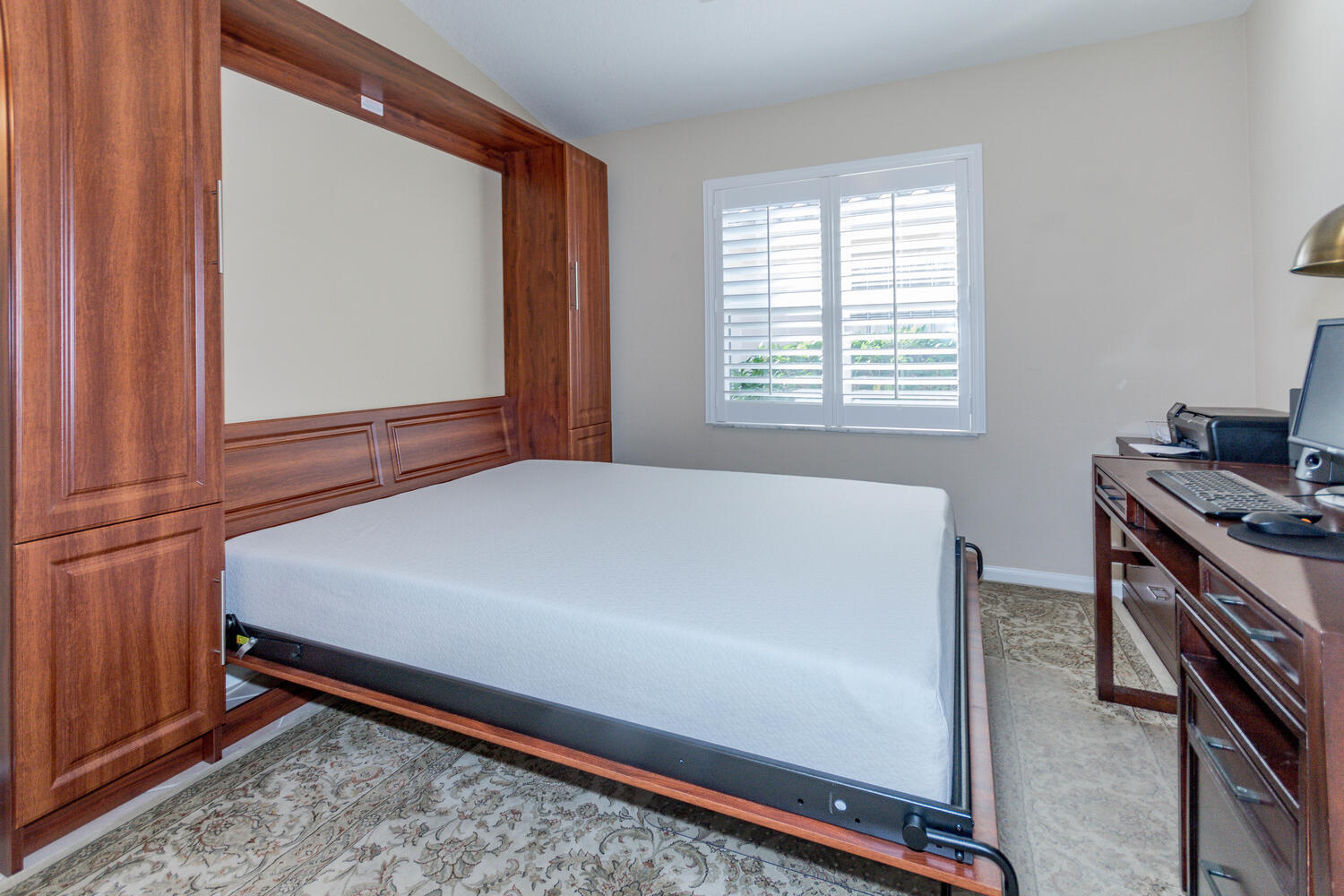 CASCADE LAKES - Residential