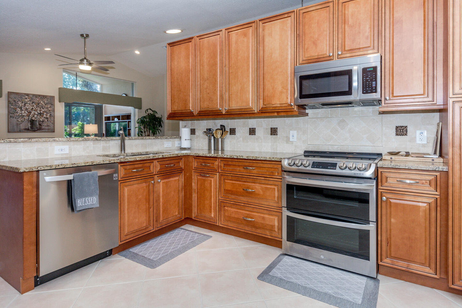 CASCADE LAKES - Residential