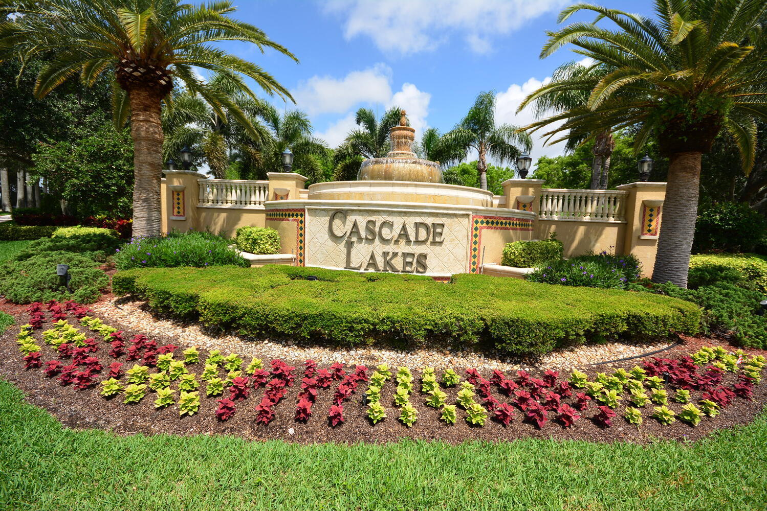 CASCADE LAKES - Residential