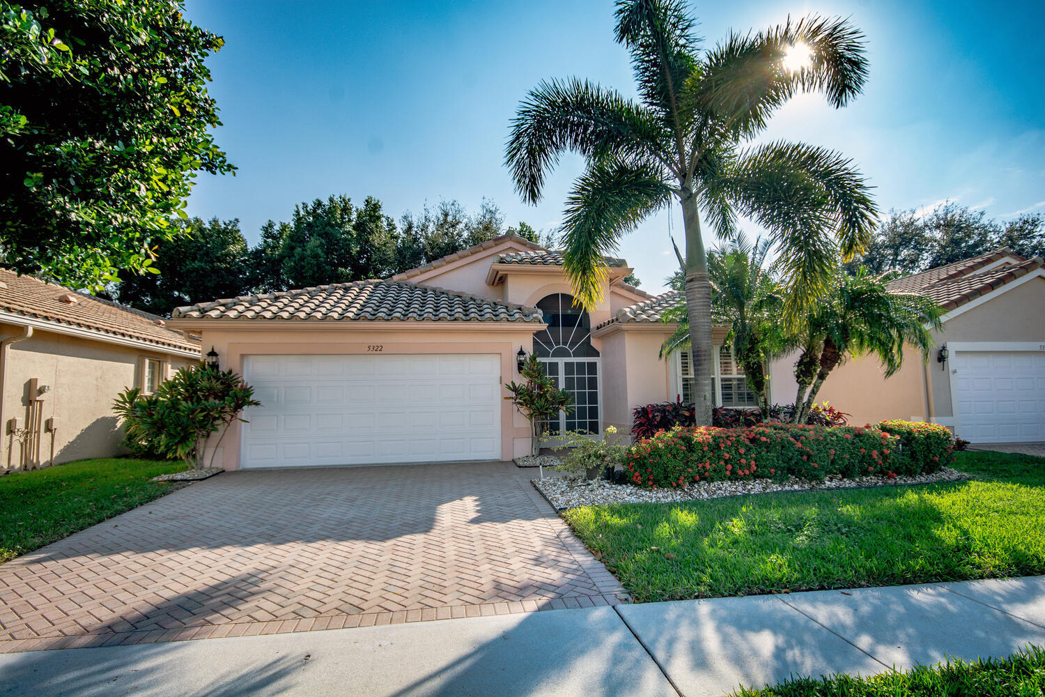 CASCADE LAKES - Residential