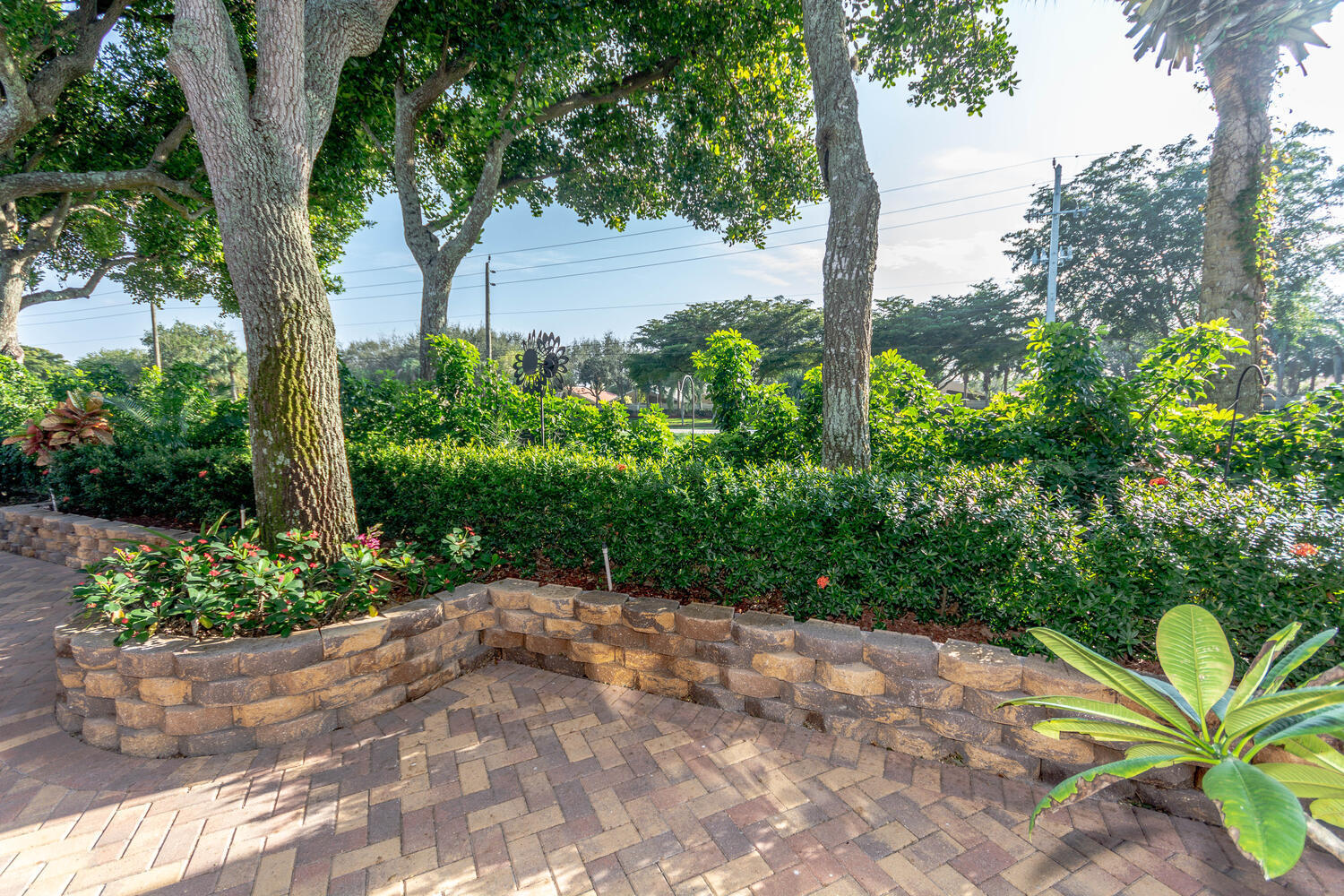 CASCADE LAKES - Residential