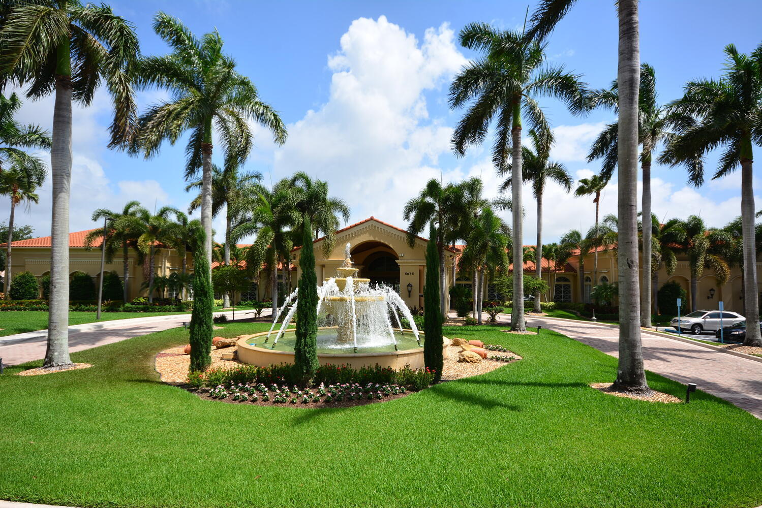 CASCADE LAKES - Residential