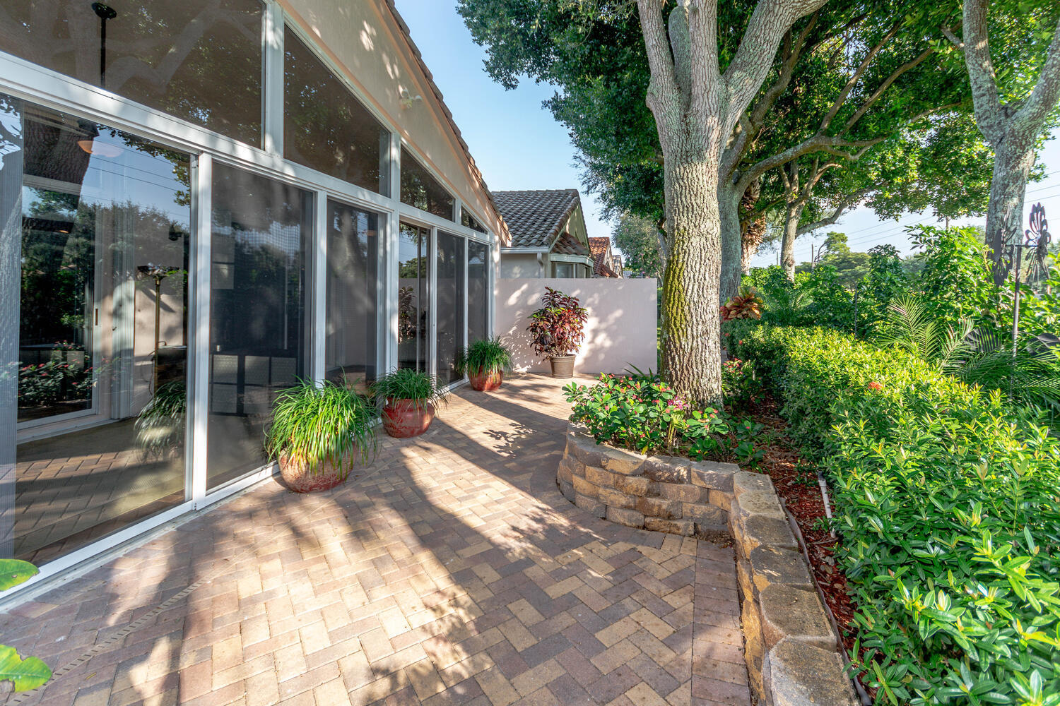 CASCADE LAKES - Residential