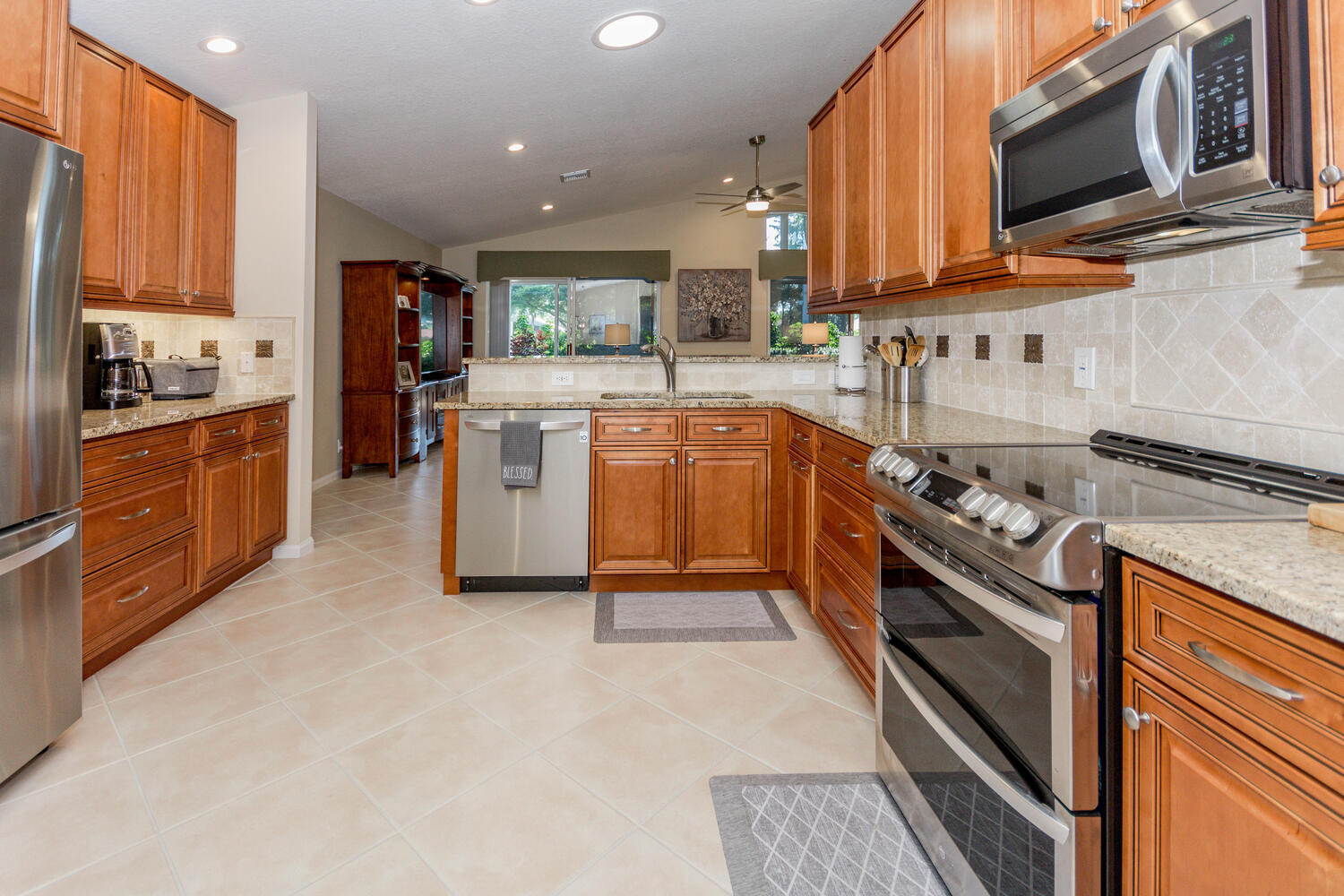 CASCADE LAKES - Residential