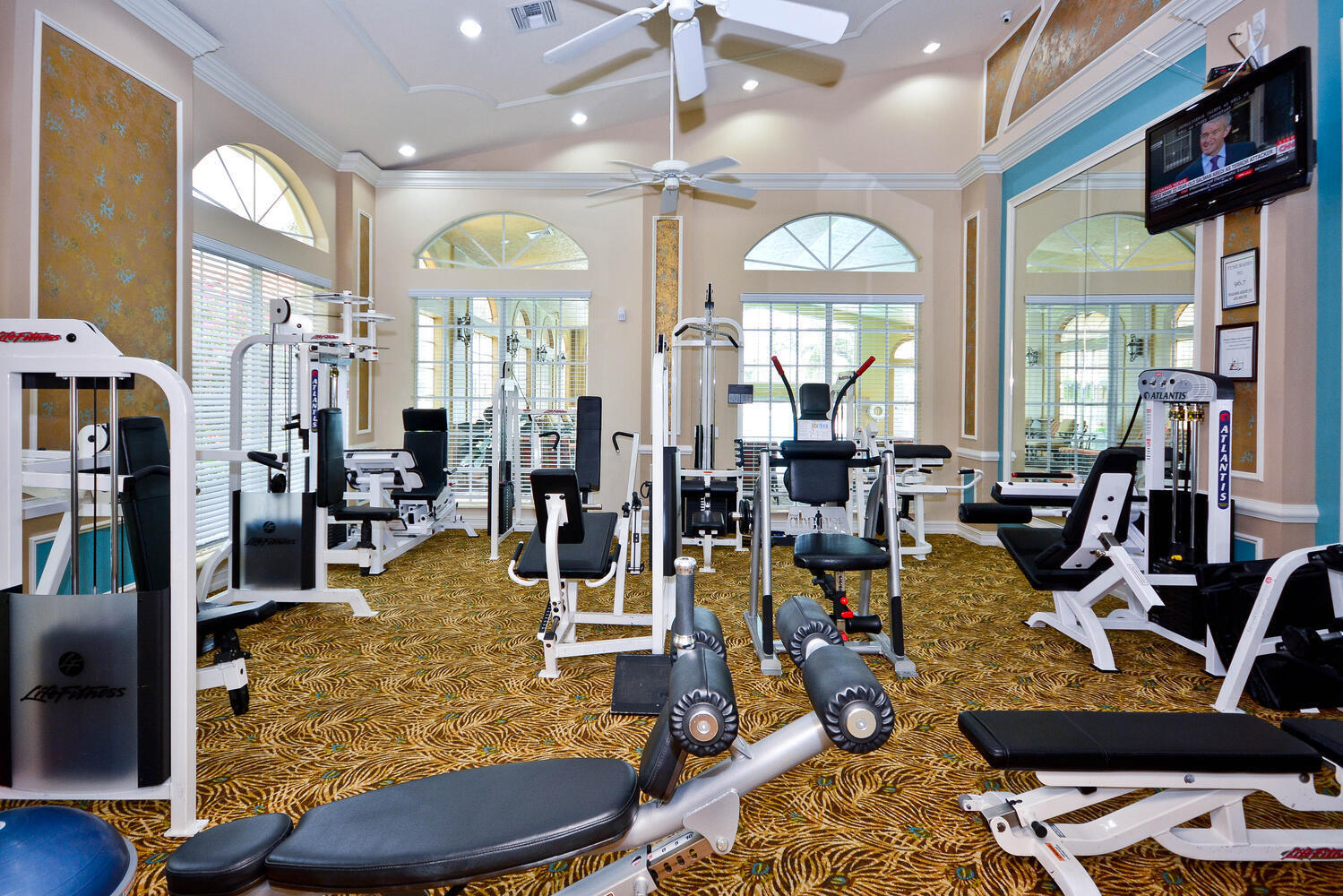 CASCADE LAKES - Residential