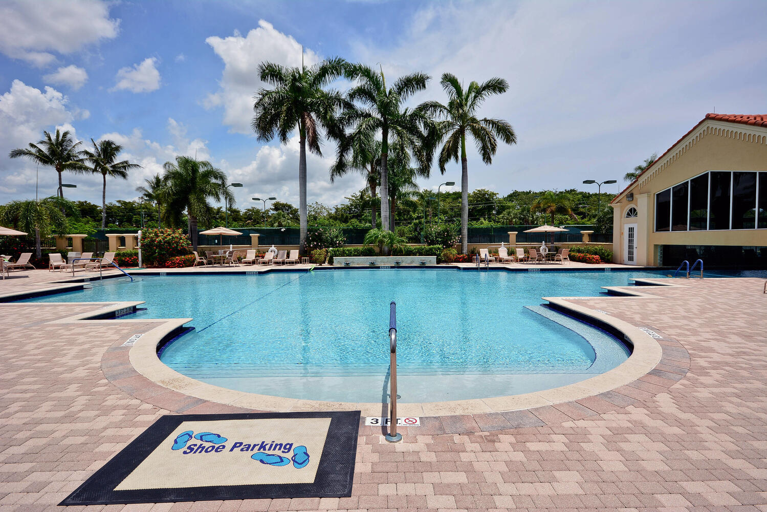 CASCADE LAKES - Residential