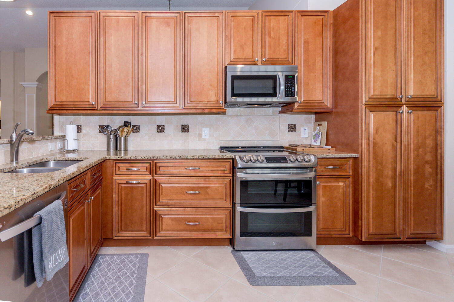 CASCADE LAKES - Residential