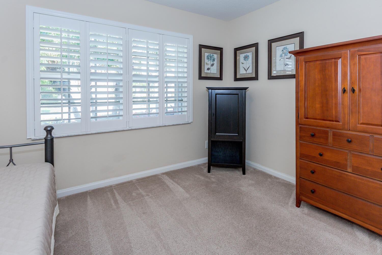 CASCADE LAKES - Residential