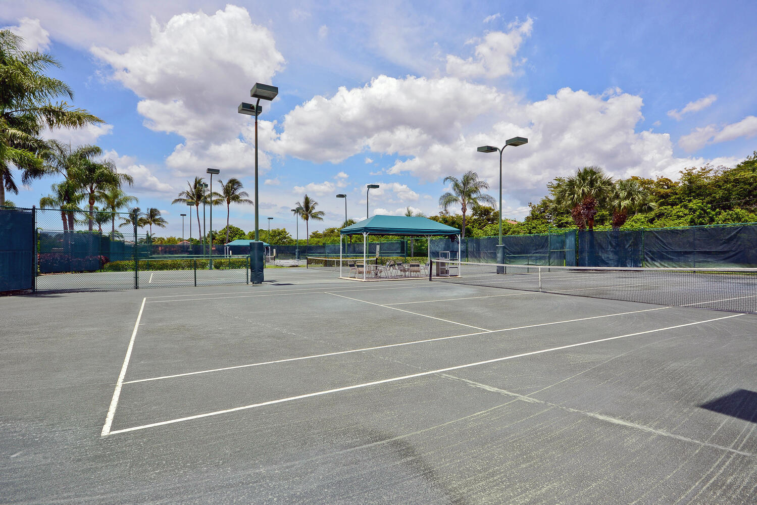 CASCADE LAKES - Residential