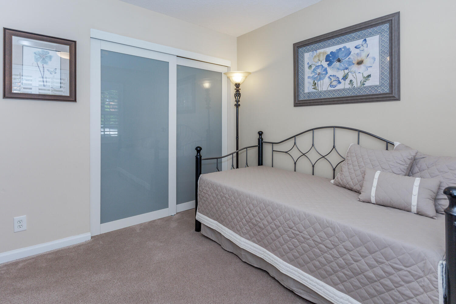 CASCADE LAKES - Residential