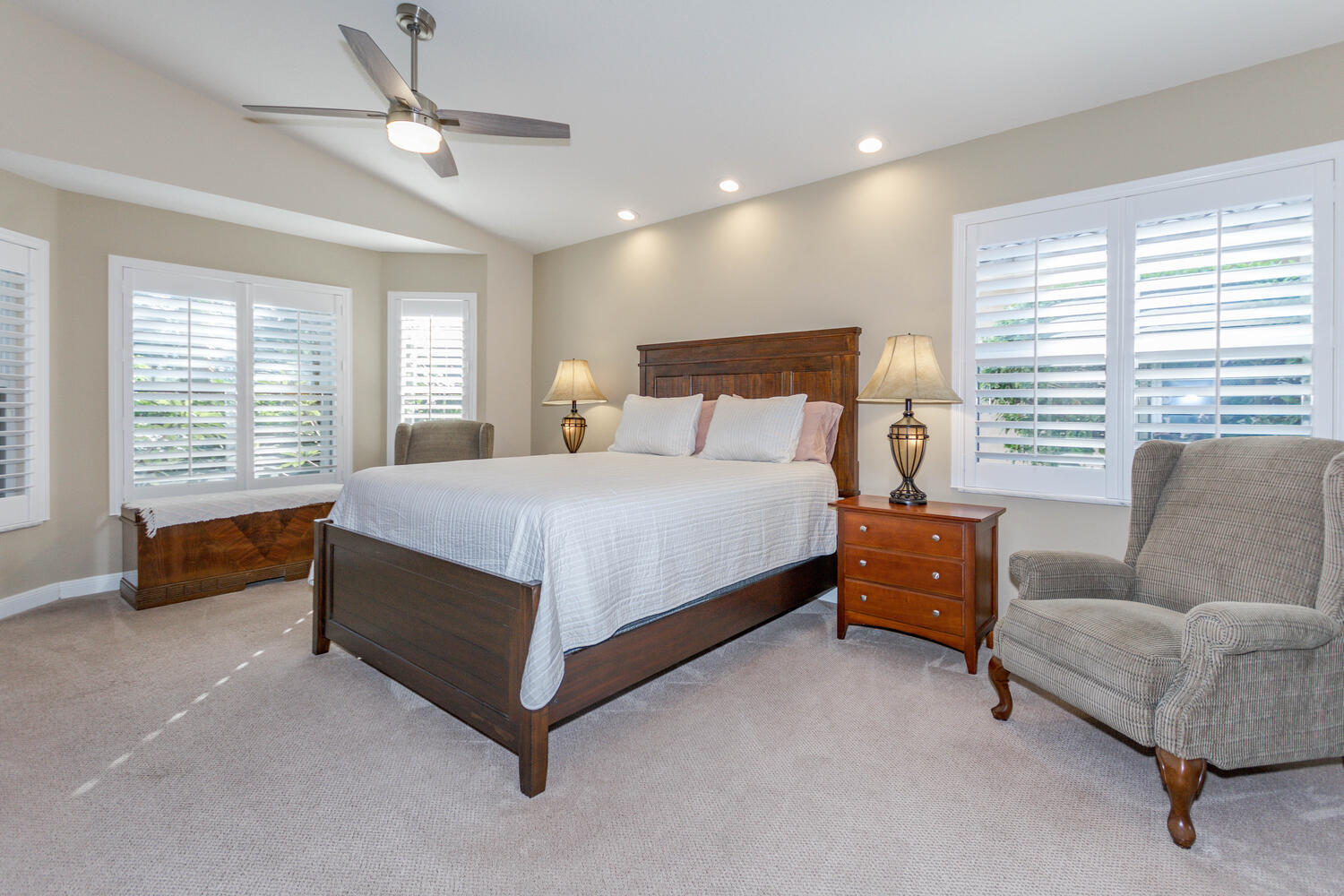 CASCADE LAKES - Residential